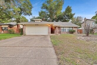 Building Photo - 2118 Churchill Downs Dr