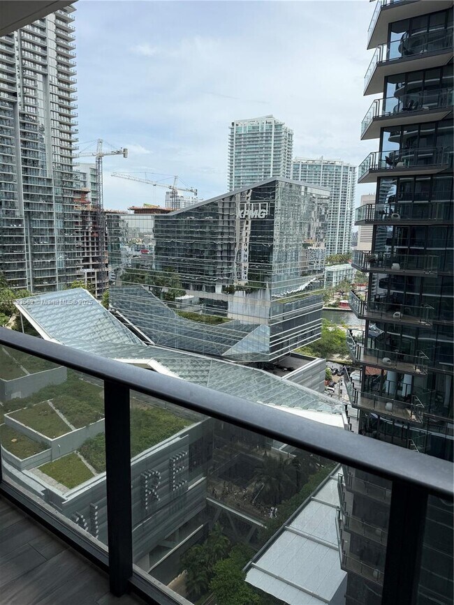 Building Photo - 801 S Miami Ave
