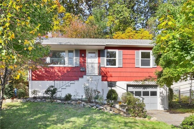 Primary Photo - 36 Sherwood Dr