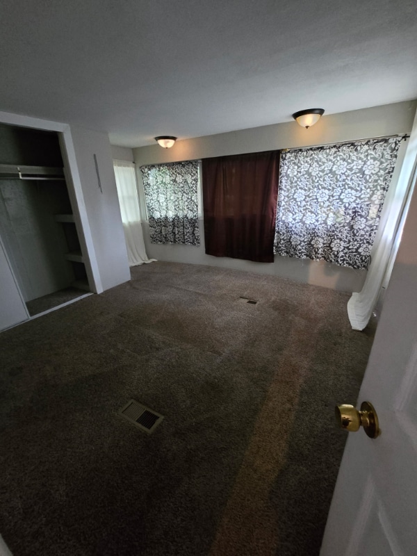 Building Photo - 10 9th Ave