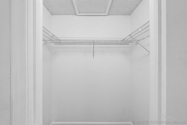 Building Photo - 1345 Crystal Way
