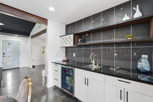 Building Photo - 2812 N 71st Pl