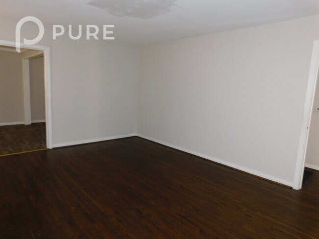 Building Photo - $200 Visa gift card offer!