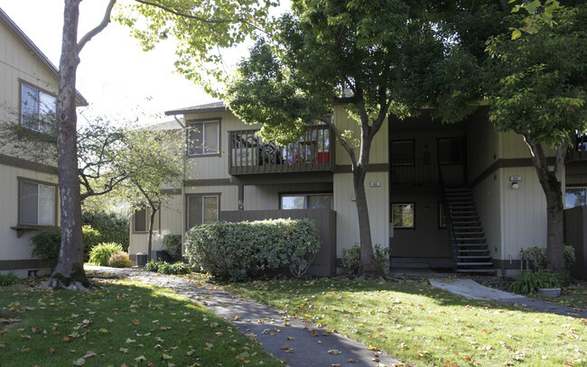 Building Photo - Golf Course Square Apartments