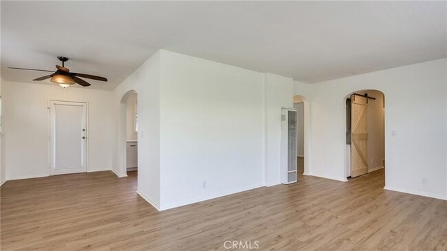 Building Photo - 313 Venice Way
