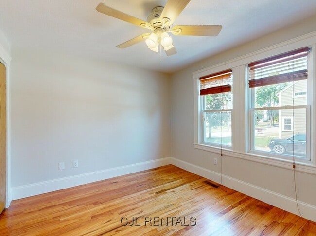 Building Photo - 25 Charlotte Rd