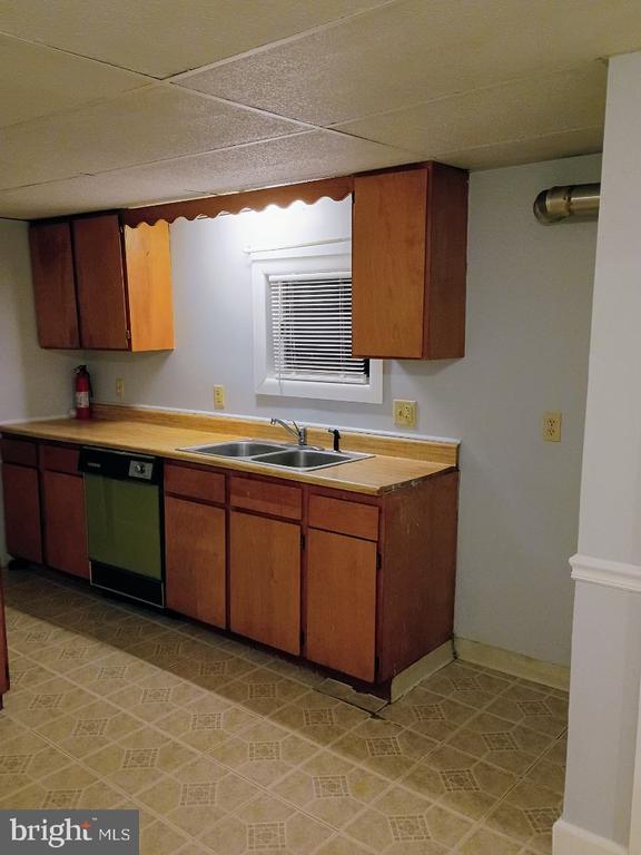 Building Photo - 19 W Locust St