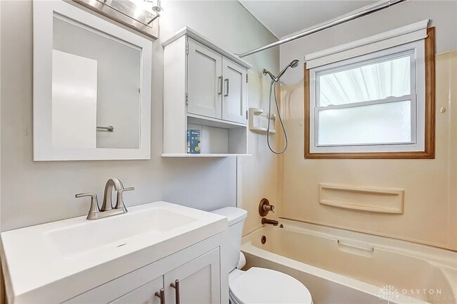 Building Photo - 20 W Funderburg Rd