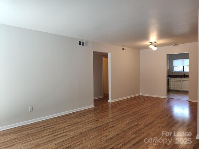 Building Photo - 3009 Heathstead Place