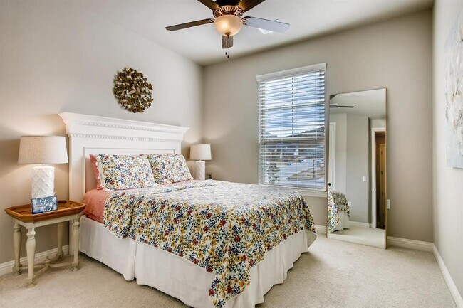 Building Photo - 303 Highland Village Cove