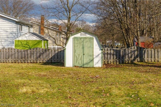 Building Photo - 8671 Ashwood Dr