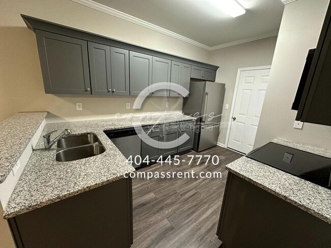 Building Photo - 119 Squarewood Ln NW