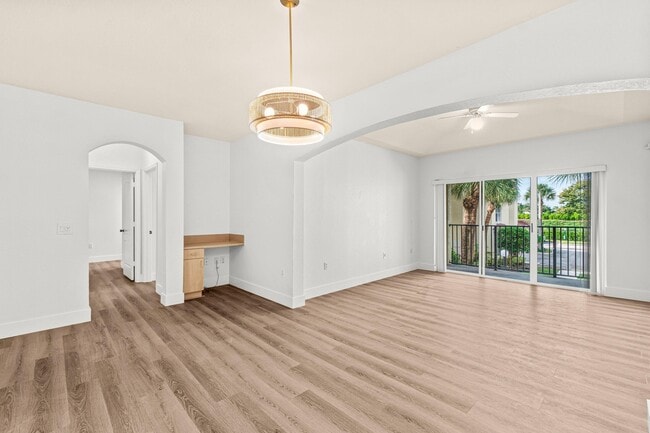 Building Photo - 1503 Belmont Pl