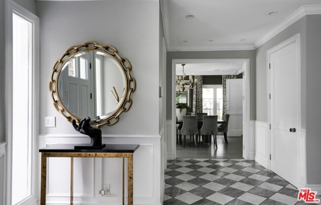 Building Photo - 1214 Coldwater Canyon Dr