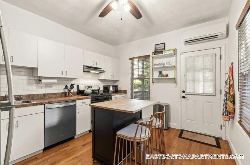 Building Photo - 171 Brooks St