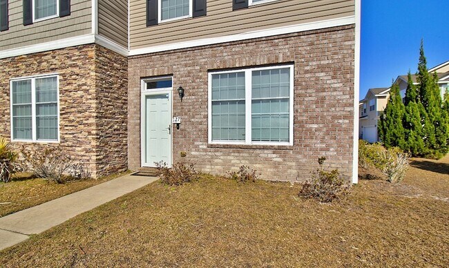 Building Photo - 127 Davila St