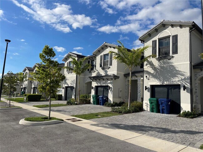 Building Photo - 20433 NW 4th Ave