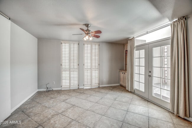 Building Photo - 8647 E Devonshire Ave