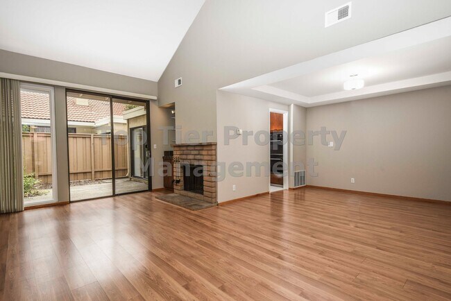 Building Photo - 117 Northcreek Cir