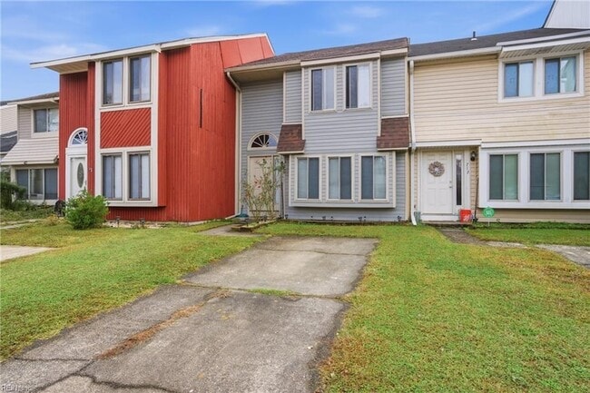 Building Photo - 710 Waters Dr