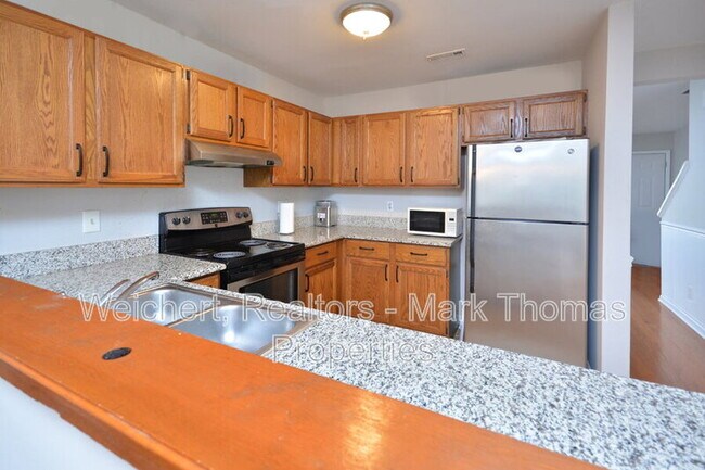 Building Photo - 104 Gatehouse Ln
