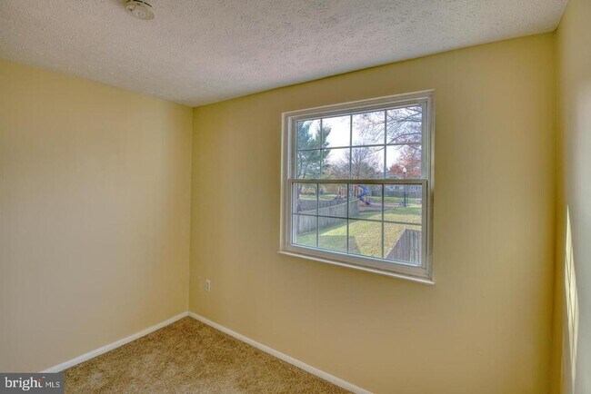 Building Photo - 9220 Pinenut Ct