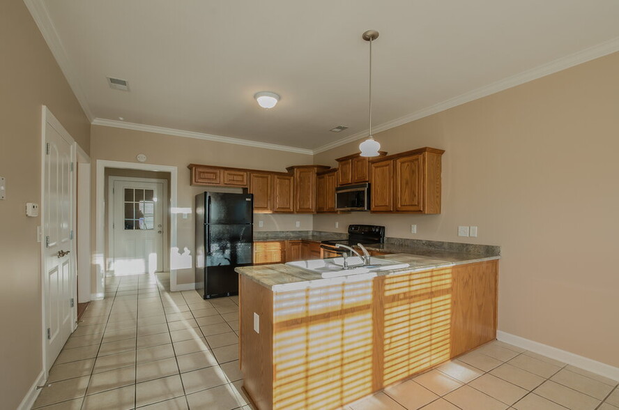 Building Photo - 1655 Kings Pond Cove