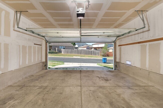 Building Photo - Highland Farms~Single Story 3 Bedroom with Study on Corner Lot