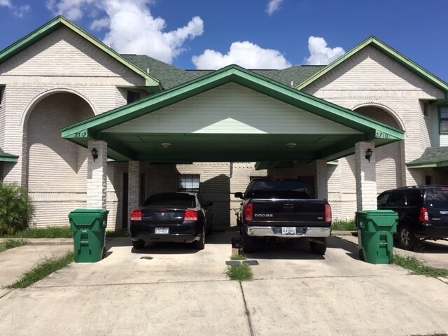 Building Photo - 2801 Charleston Ln