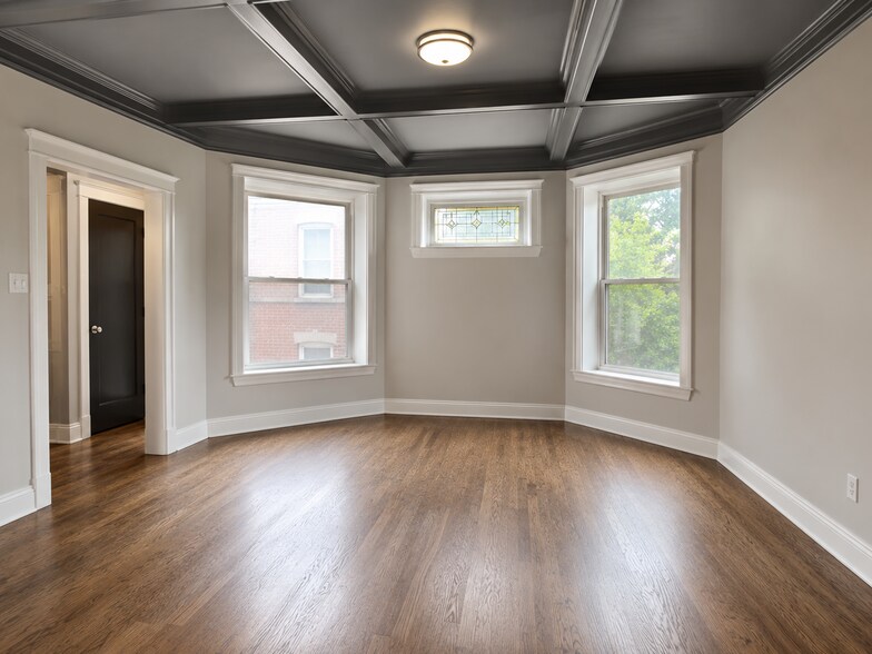 Building Photo - 6220 N Wayne Ave