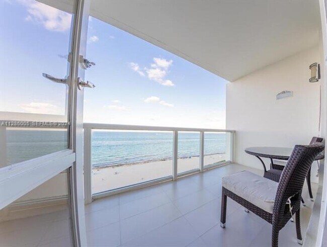Building Photo - 5601 Collins Ave