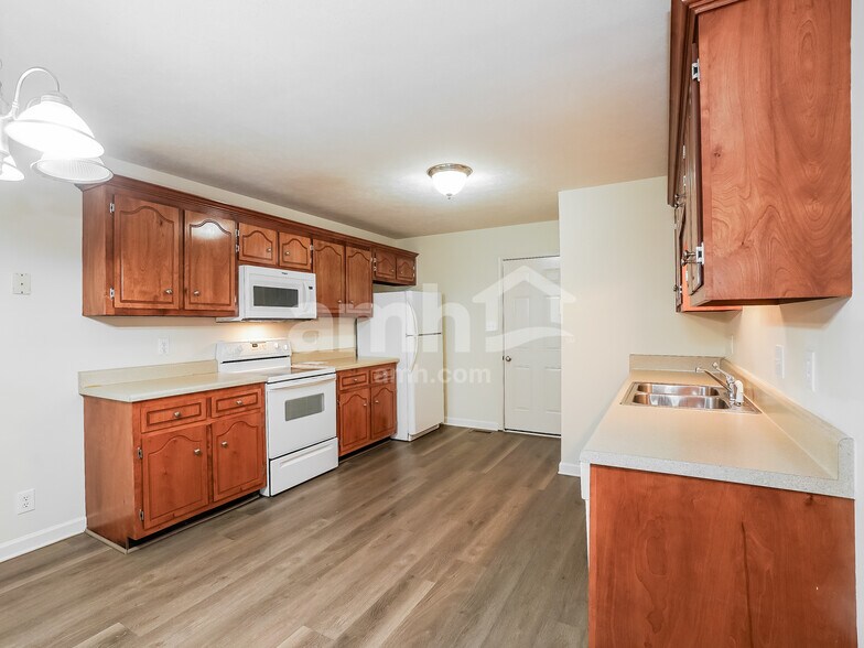 Building Photo - 3697 S Naples Ct