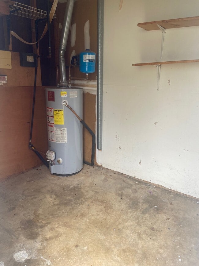 Building Photo - 6621 Pinta Ct