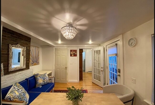 Building Photo - 11 William St