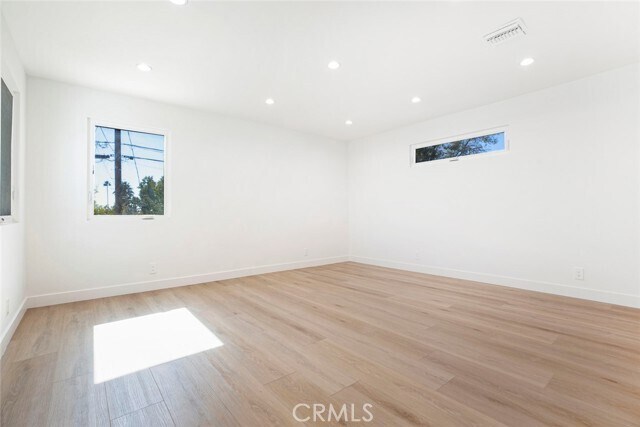 Building Photo - 528 Spencer St