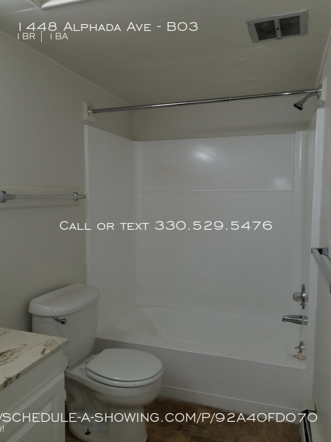 Building Photo - 1448 Alphada Ave