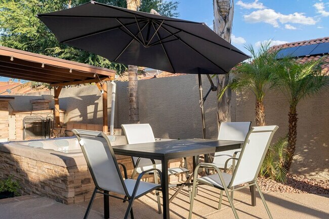 Building Photo - 3437 E Tonto Ln