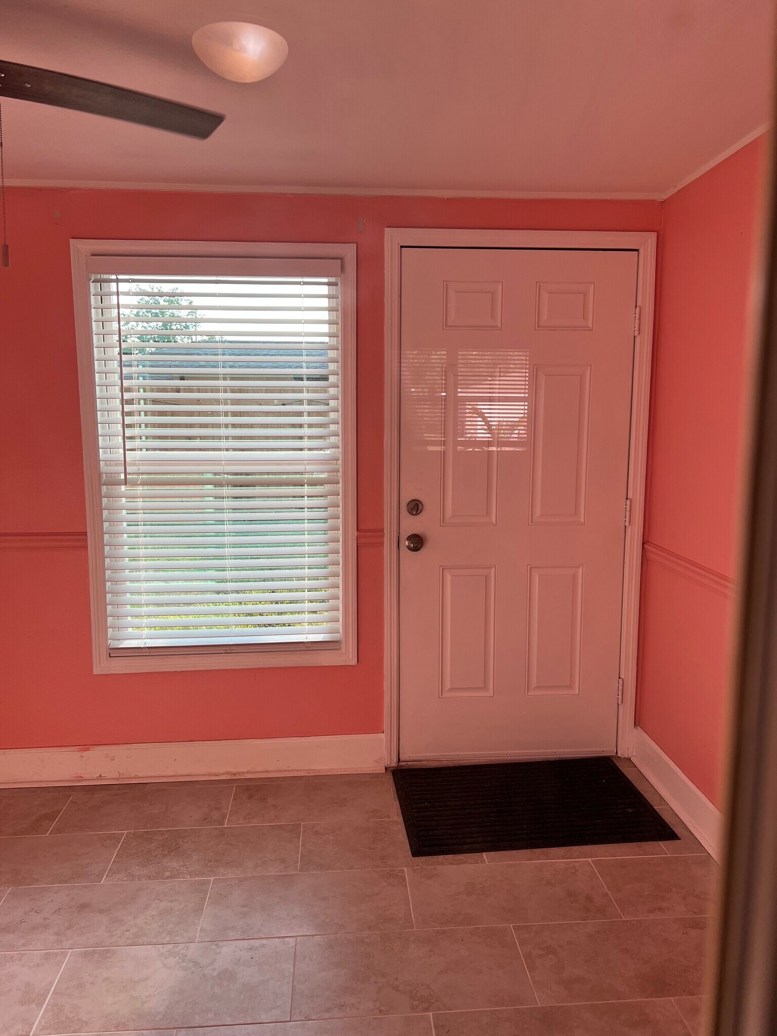 Building Photo - 8923 Tropical Palm Way