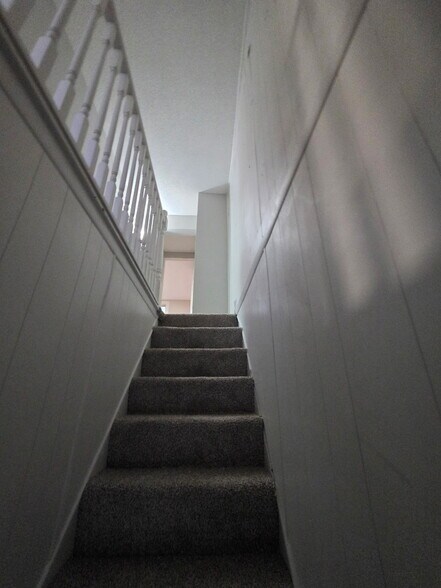 Building Photo - 1008 Kenilworth Ave