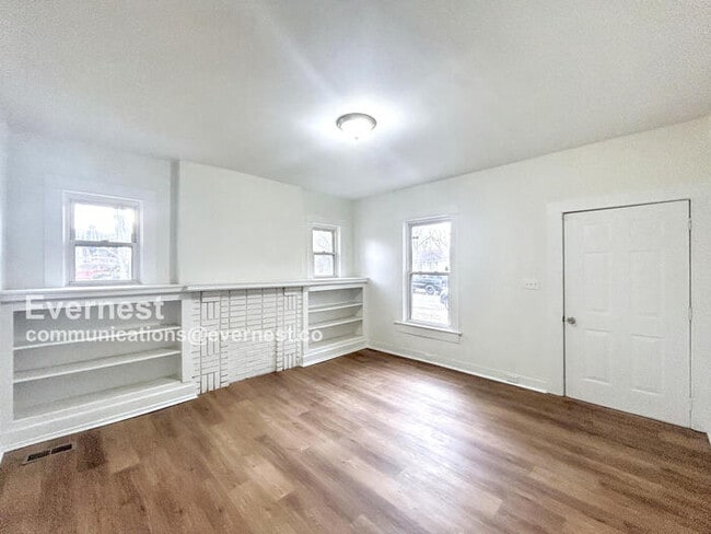 Building Photo - 1753 Lee Ave SW
