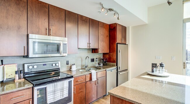 Building Photo - Galleria Oasis | 1 Month Free!