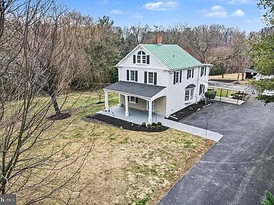 Building Photo - 1546 Dranesville Rd