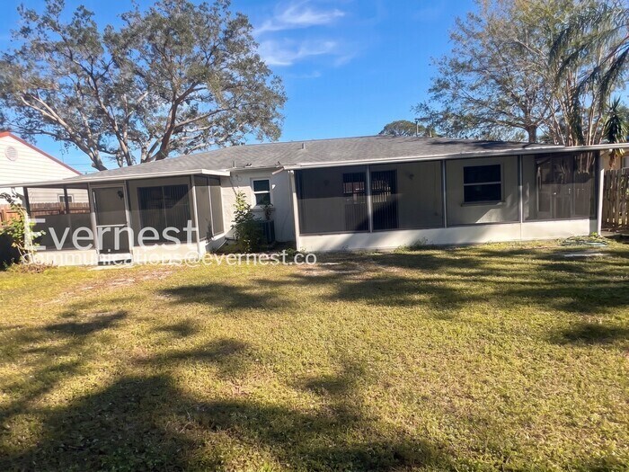 Building Photo - 2638 Teal Ave