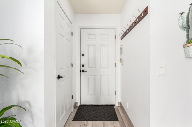 Building Photo - 8700 E Mountain View Rd