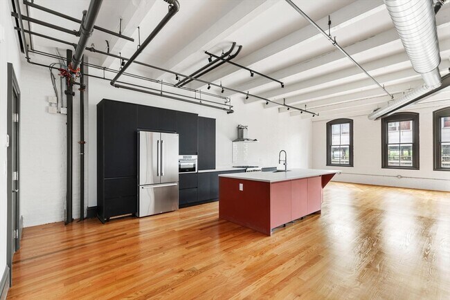 Building Photo - 144 Lincoln St