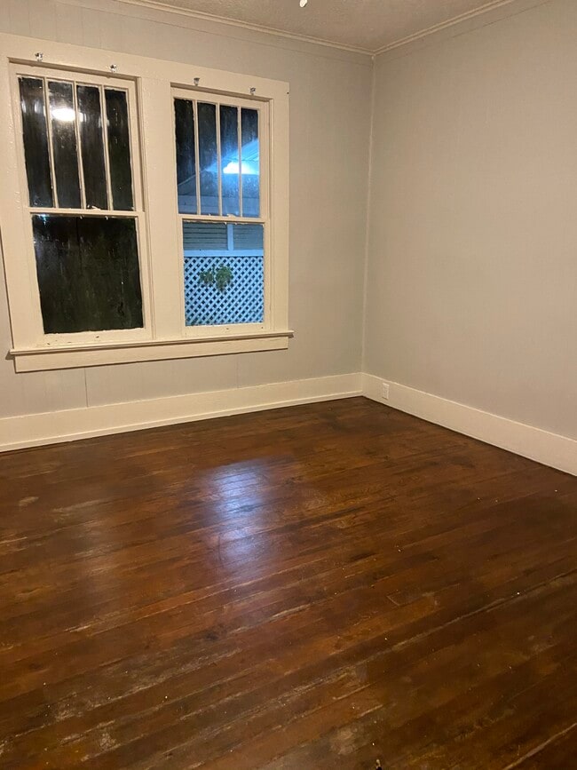 Building Photo - 804 15th St