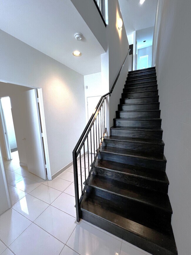 Building Photo - 1524 Blodgett St