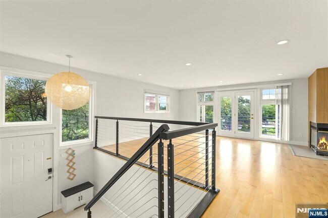 Building Photo - 6 Grand Cove Way