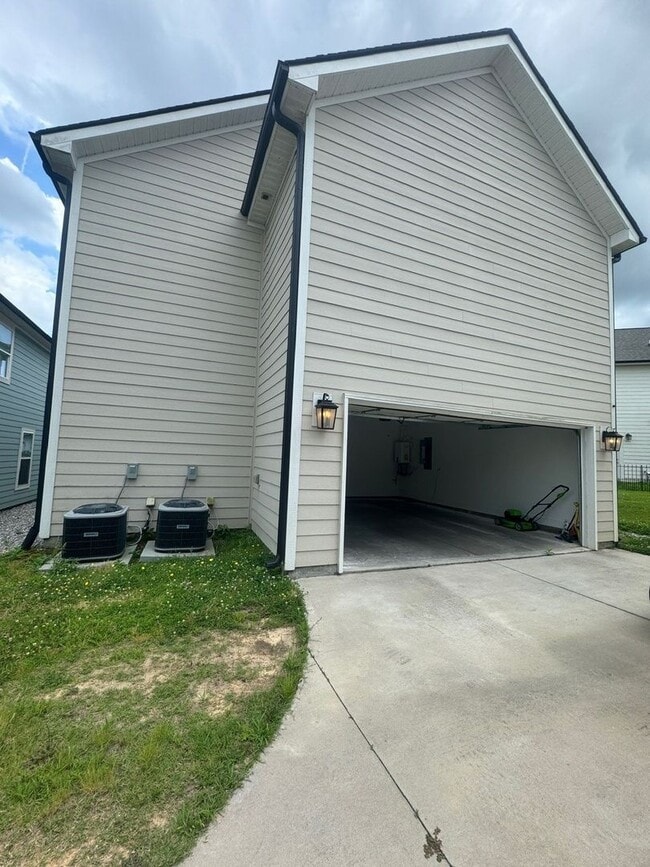 Building Photo - 311 Indigo Way