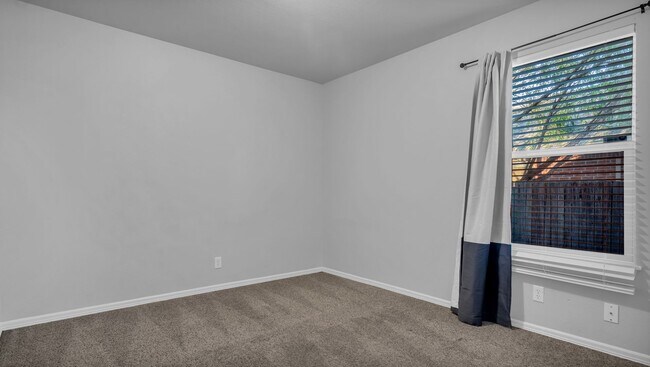 Building Photo - 3 Bed | 2 Bath in Owasso!